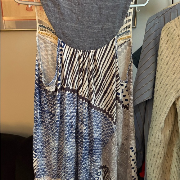 One September tank top s - Picture 3 of 7